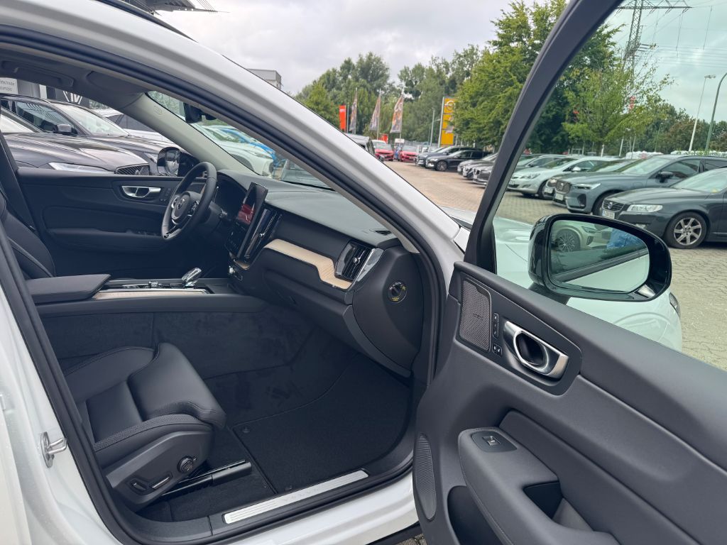 Fahrzeugabbildung Volvo XC60 T6 AWD Plus Dark+LagomPak+AHZV+SOFORT