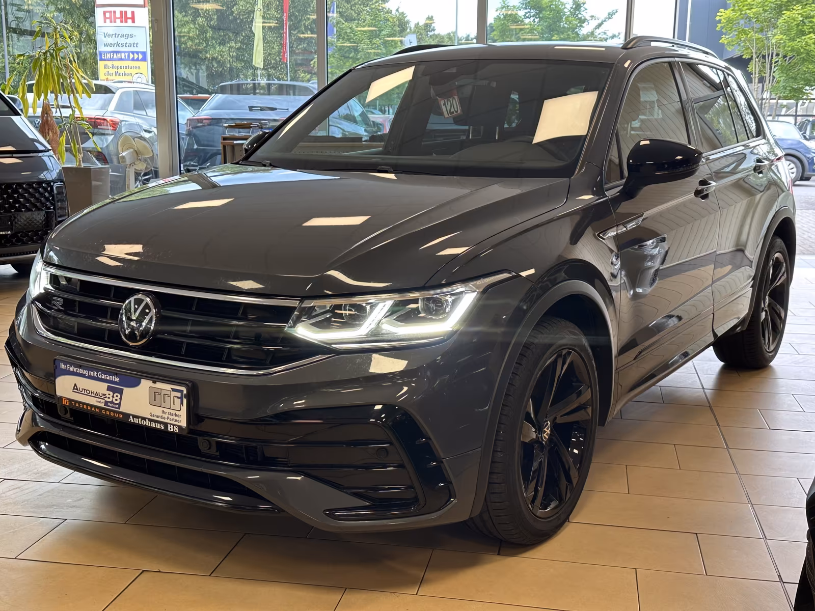 Volkswagen Tiguan R-Line*4Motion*ACC*AHK*Ambiente*1Hand*CAM