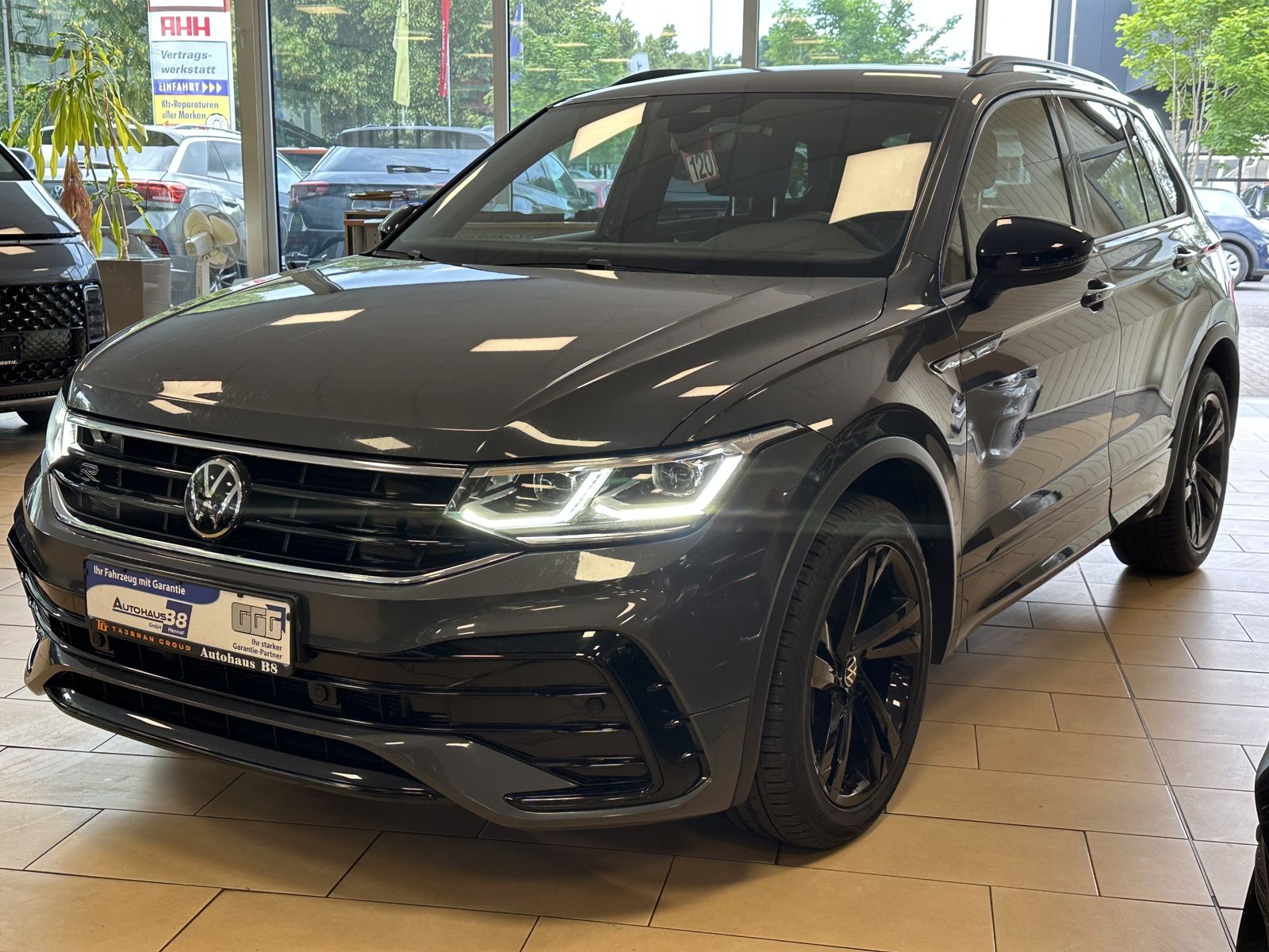 Volkswagen Tiguan R-Line*4Motion*ACC*AHK*Ambiente*1Hand*CAM