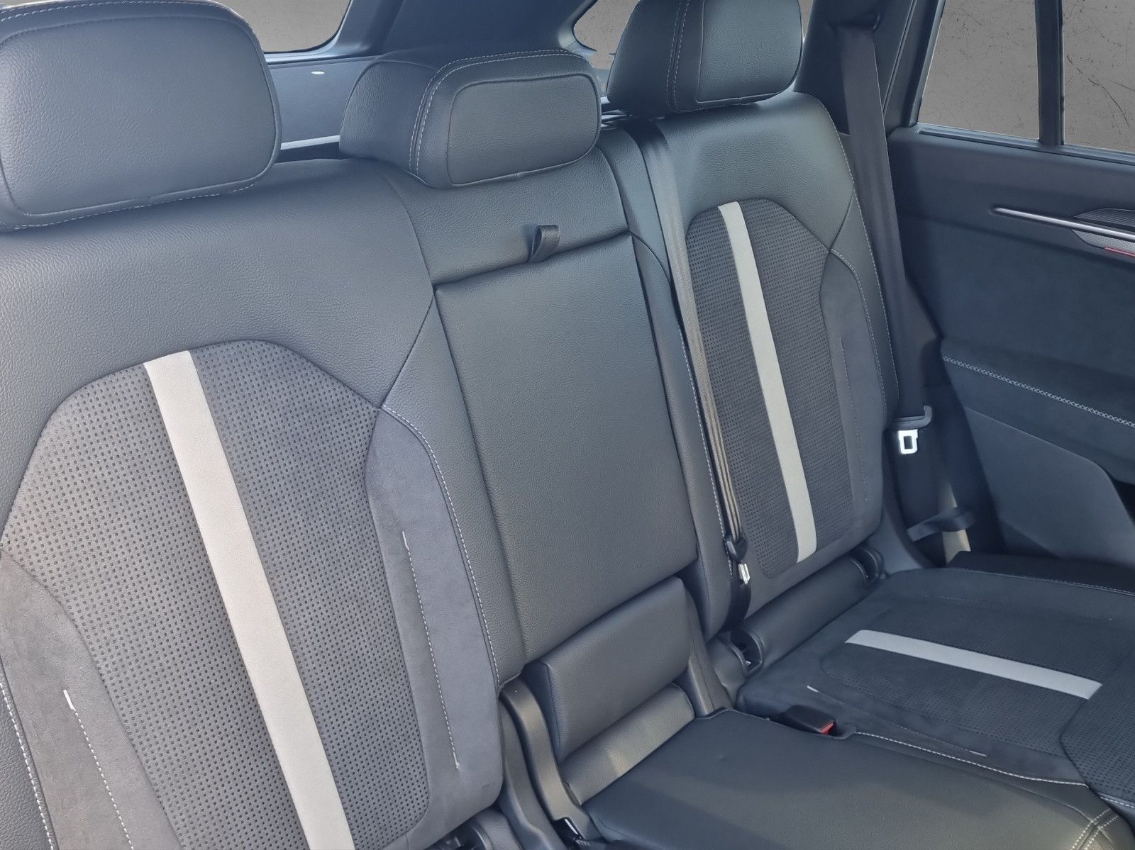 Fahrzeugabbildung SKODA Kodiaq 2.0 TDI 142 kW 4x4 Sportline 20" AHK PANO