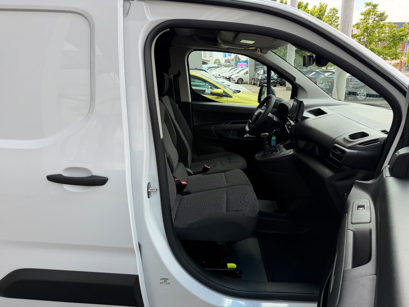 Fahrzeugabbildung Opel Combo E Cargo 1.5 D Basis erhöhte Nutzlast XL