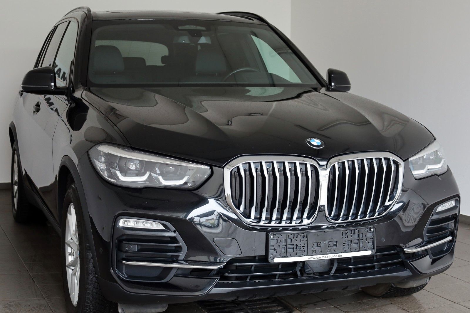 Fahrzeugabbildung BMW X5 xDrive 30d Leder,Navi,LED,PanDach,HeadUp,360°