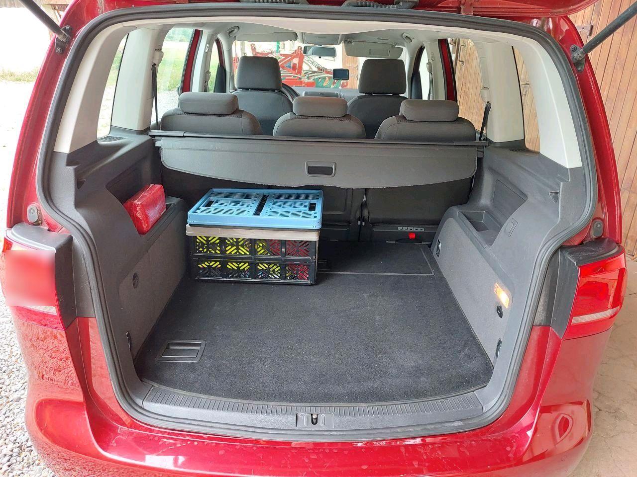 Volkswagen Touran 2011 — photo 11