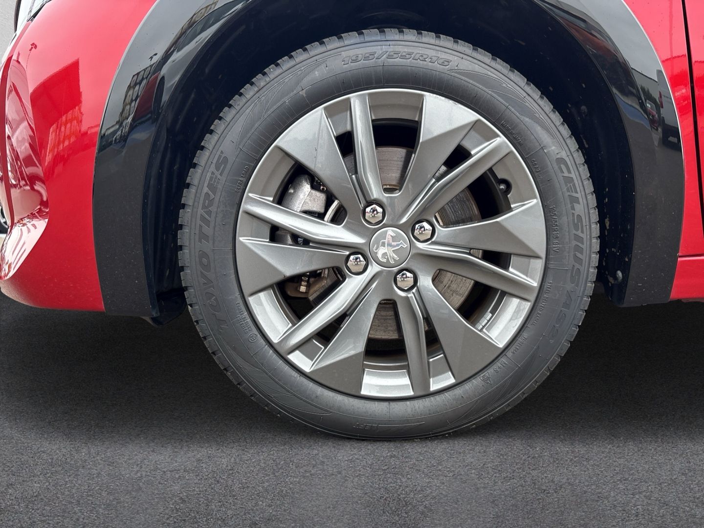 Fahrzeugabbildung Peugeot 208 e- Active Pack Elektromotor 136