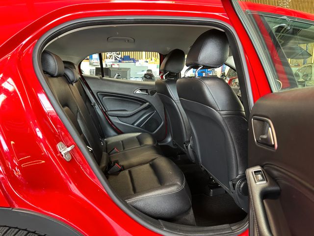 Mercedes-Benz GLA 200 *ACC*PDC*NAVI*TOTWINKEL*KLIMA*LED*