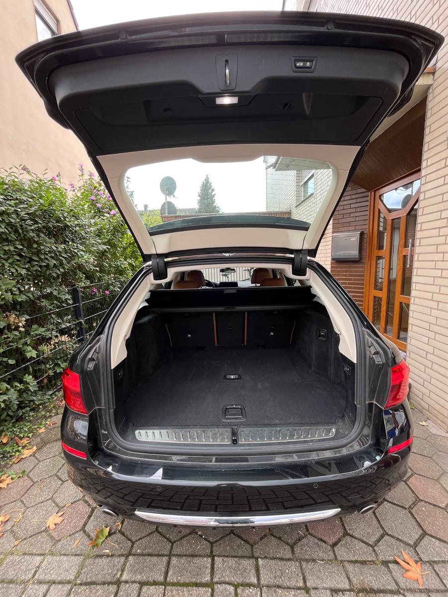 BMW 530d xDrive Touring A -