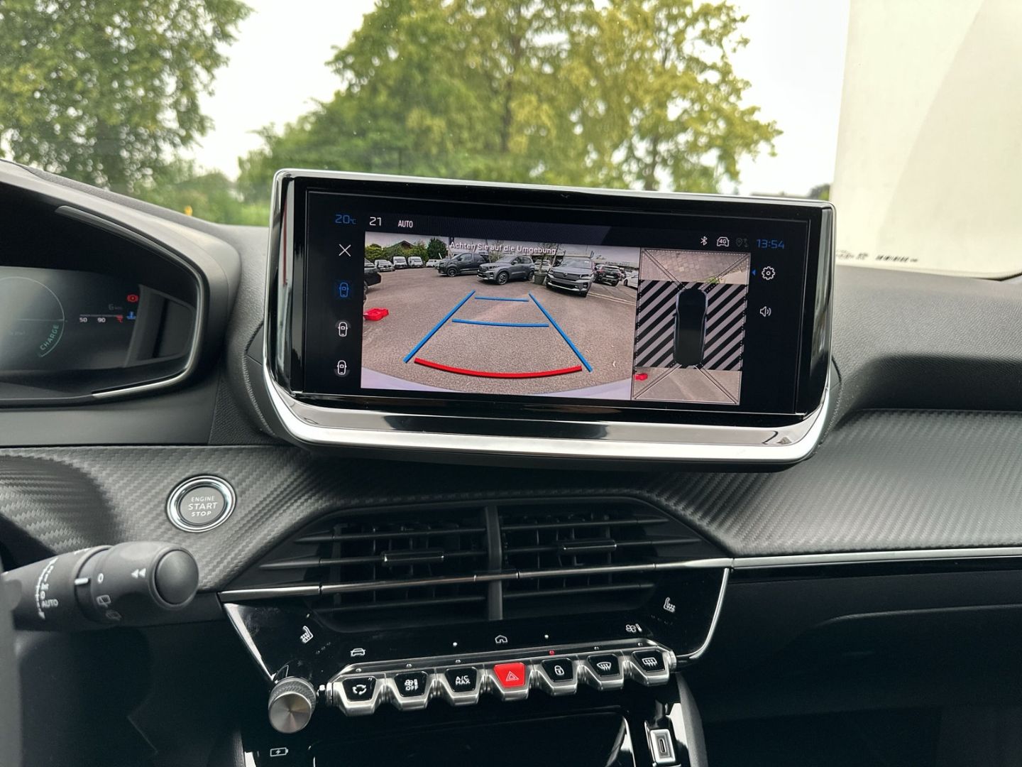 Fahrzeugabbildung Peugeot 2008 ALLURE HYBRID 145 e-DSC6 Navi LED ACC SHZ