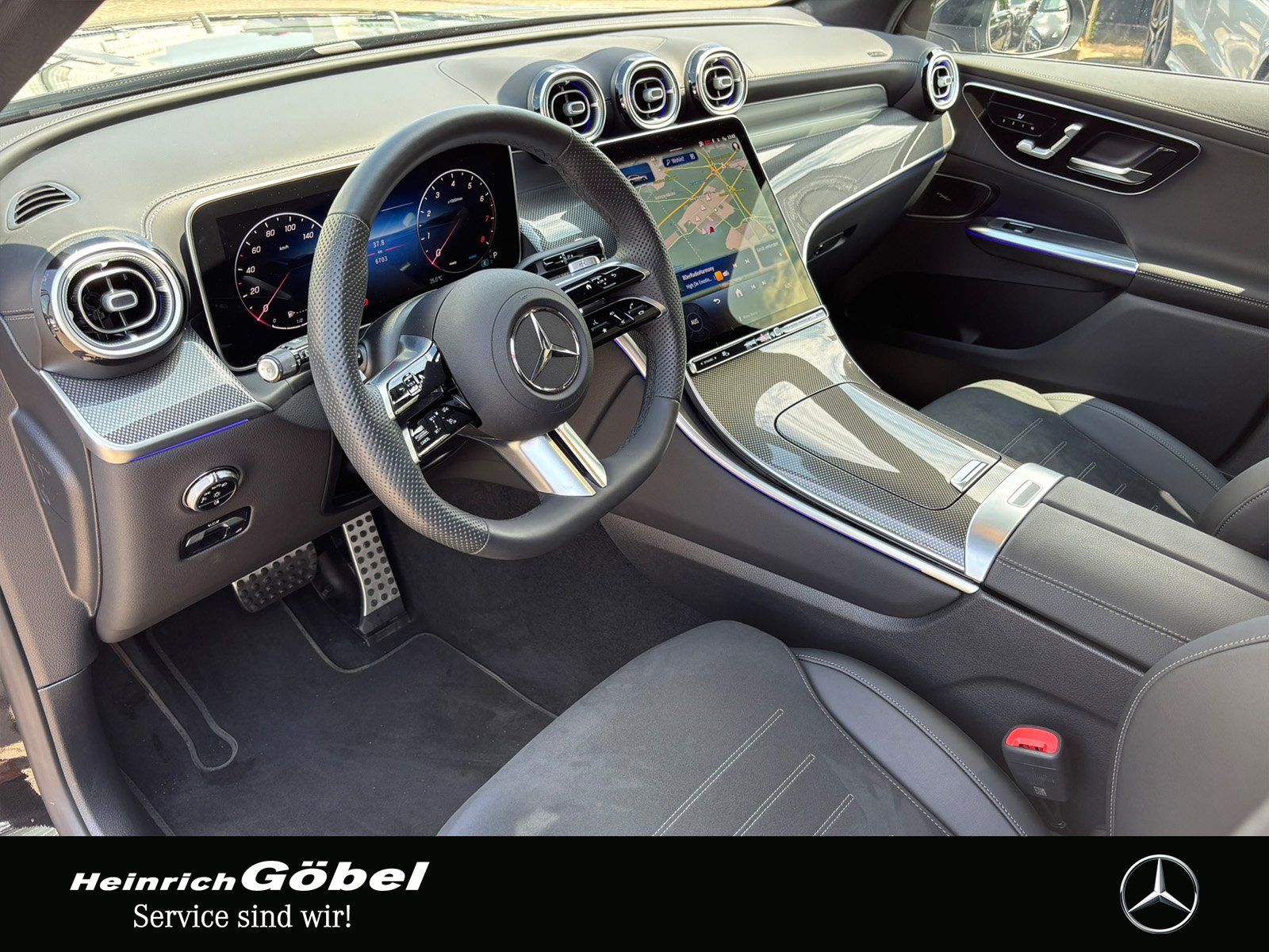 Fahrzeugabbildung Mercedes-Benz GLC 200 4M AMG*AHK*PANO*MEMORY*360°KAM*AMBIENTEB