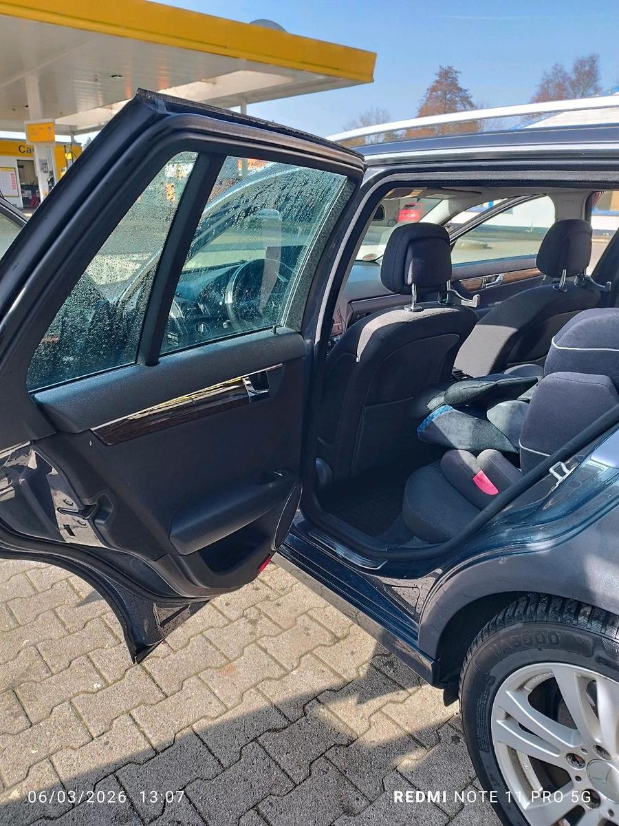 Mercedes-Benz C200 2009 — photo 13
