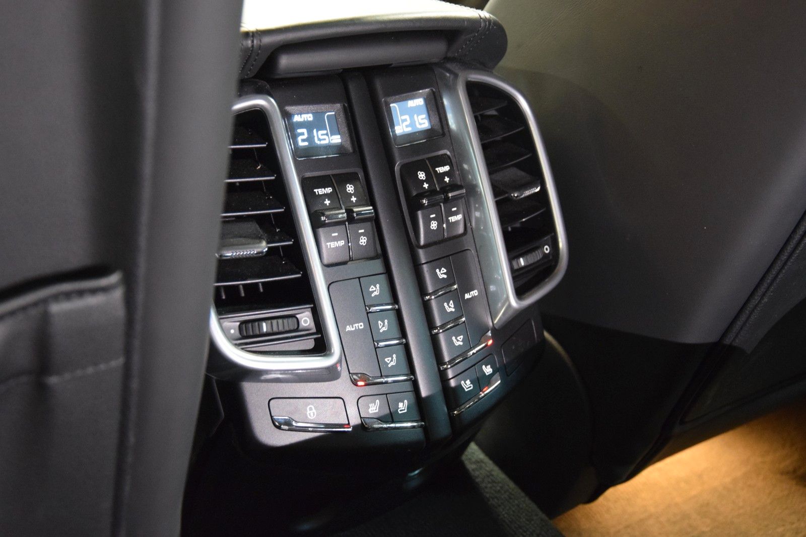 Fahrzeugabbildung Porsche Cayenne Turbo S ACC Luft Sitzbel. s.AGA LED 360°