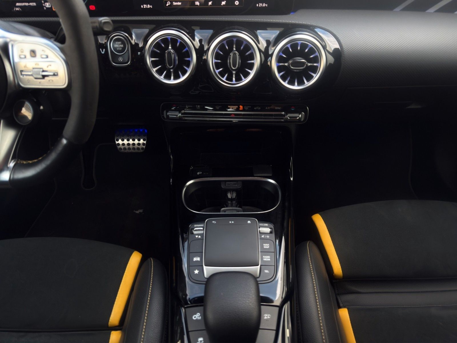 Fahrzeugabbildung Mercedes-Benz CLA 45 S AMG Matt/Perf-Sitz/MBeam/AERO/Night-Pkt