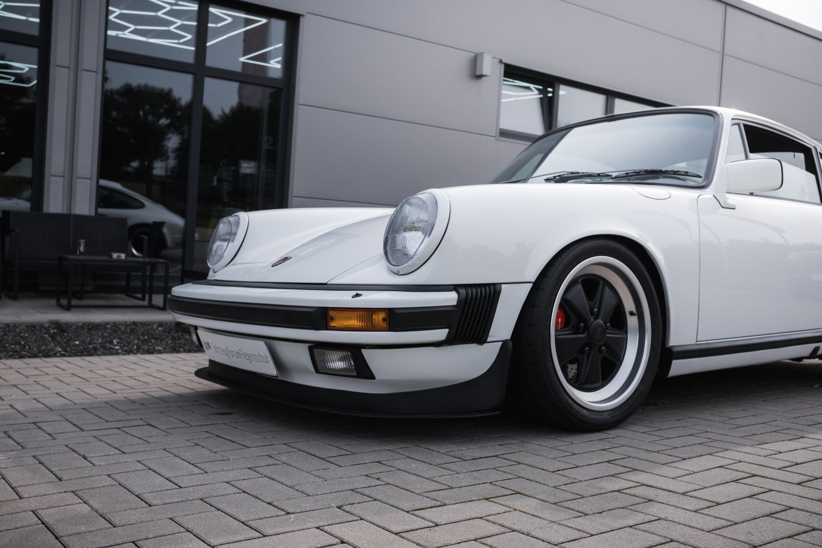 Fahrzeugabbildung Porsche 911 Carrera Coupe - 330PS - umfangr. restauriert