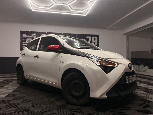 TOYOTA AYGO KLIMAAUTOM ISOFIX 8-FACH FENSTER EL. RADIO
