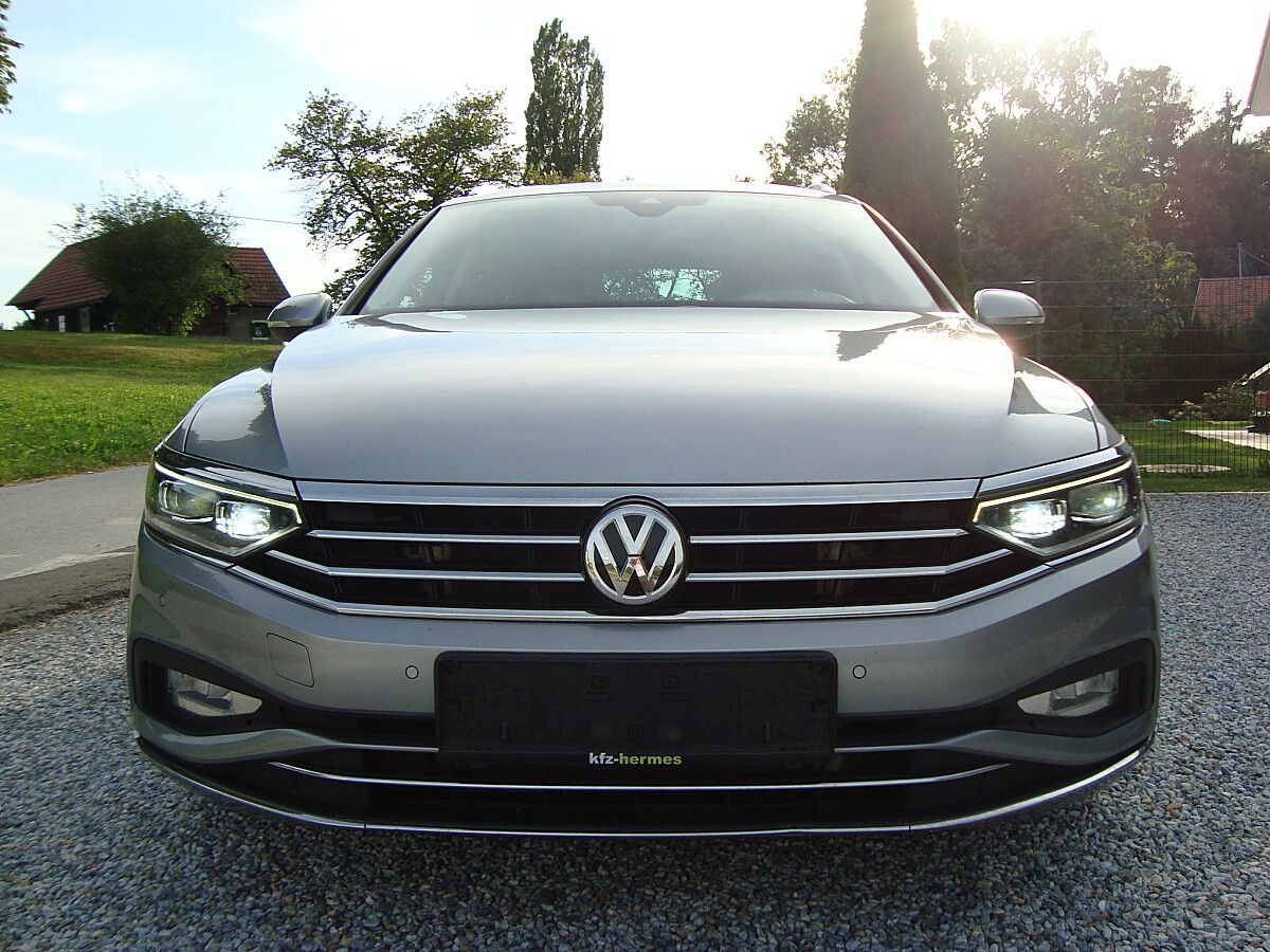 Volkswagen Passat Variant Elegance 2.0 TDI DSG IQ-Matrix...