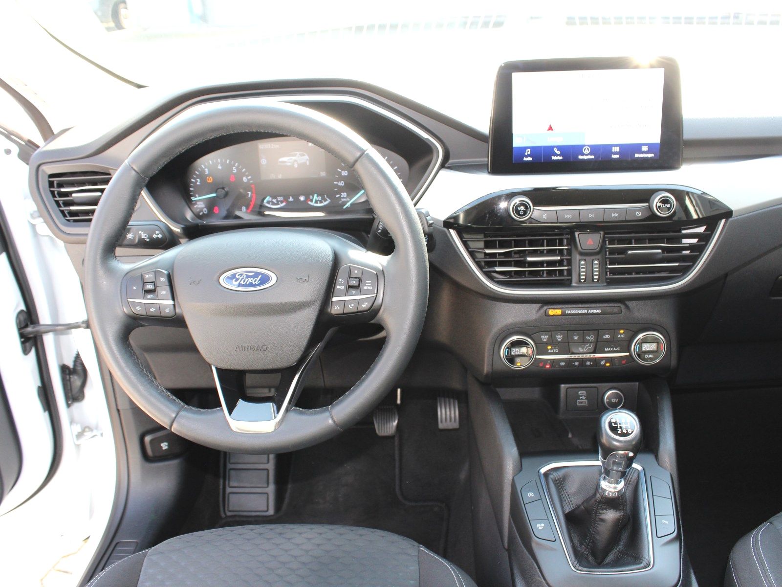 Fahrzeugabbildung Ford Kuga Cool & Connect 1,5 EcoBoost