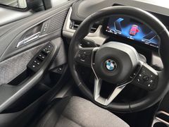 Fahrzeugabbildung BMW 218i Active Tourer -- AHK/ ACC/ PremiumPaket