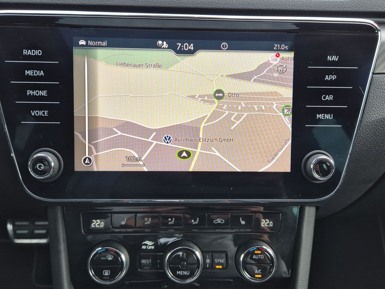 Fahrzeugabbildung SKODA Superb Combi TDI Sportline DSG 4x4 Matrix AHK Na