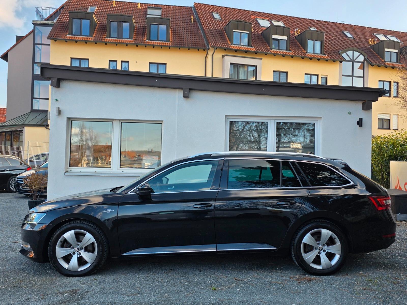 Skoda Superb Combi L&K 4x4 *Panorama*Digital Tacho