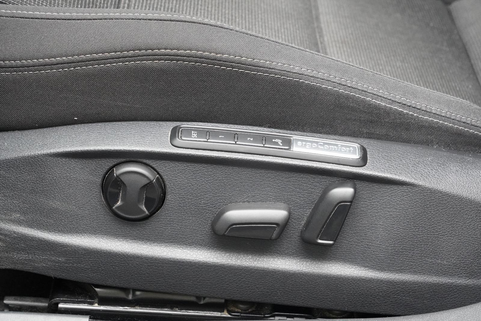 Volkswagen Passat Lim. 1.4 SHZ NAVI GJR Keyless PDC