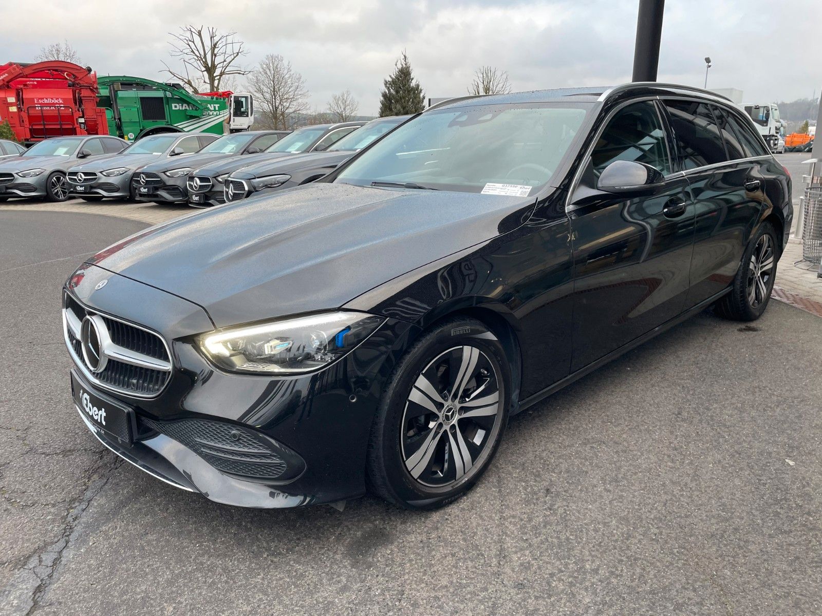 Fahrzeugabbildung Mercedes-Benz C 220 d T AVANTGARDE AHK+HUD+360°+STDH+DISTR