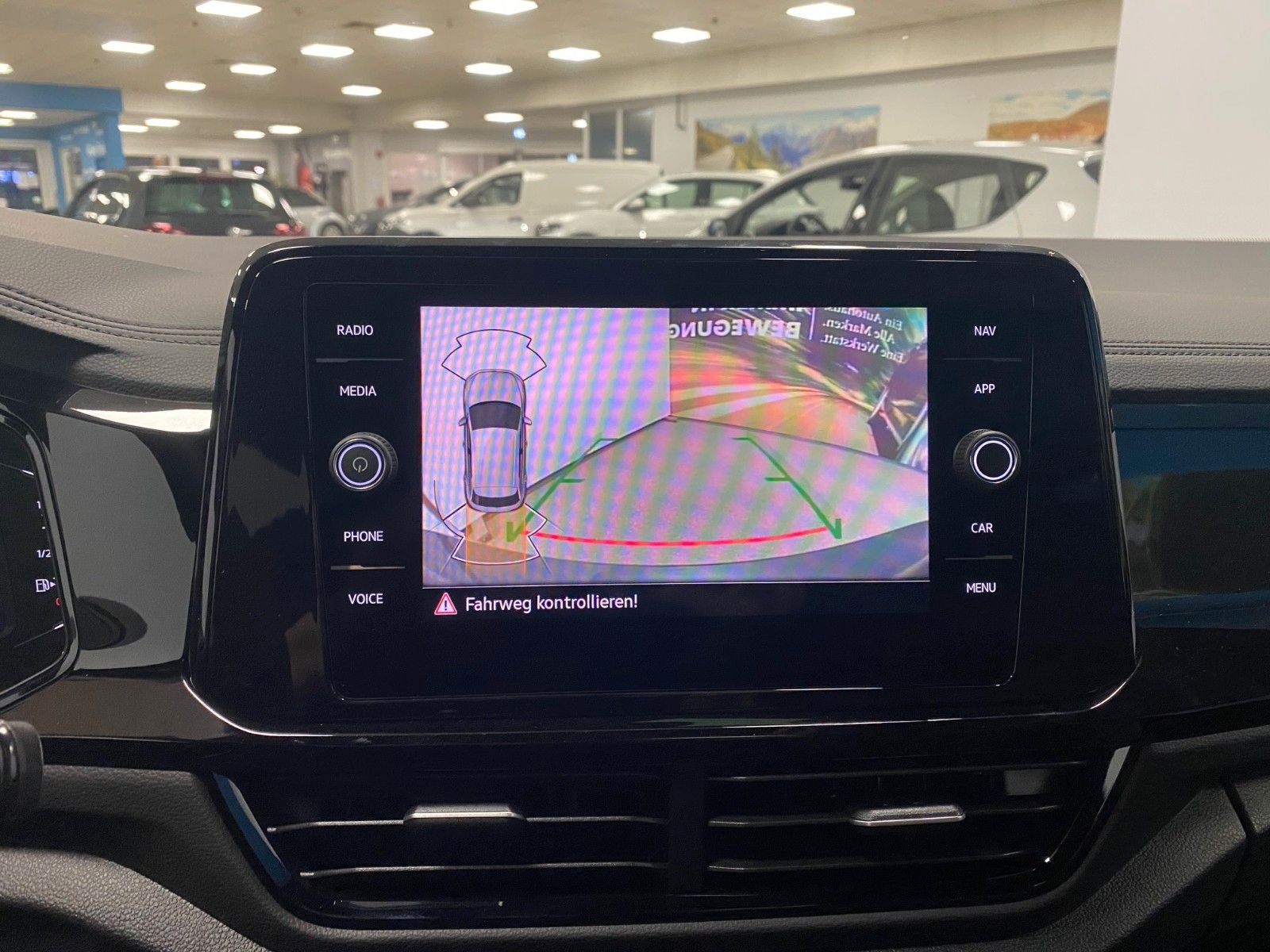 Fahrzeugabbildung Volkswagen T-Roc 2.0 TSI DSG 4MOTION R-Line+AHK+Black Style