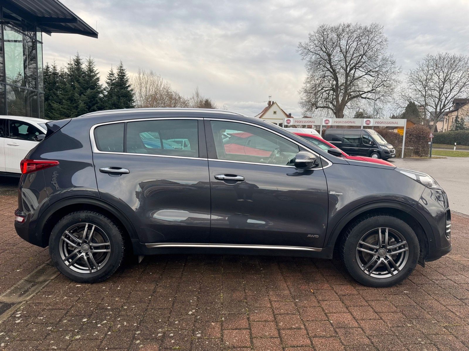 Fahrzeugabbildung Kia Sportage GT-Line 4WD KAMERA NAVI TOTWINKEL