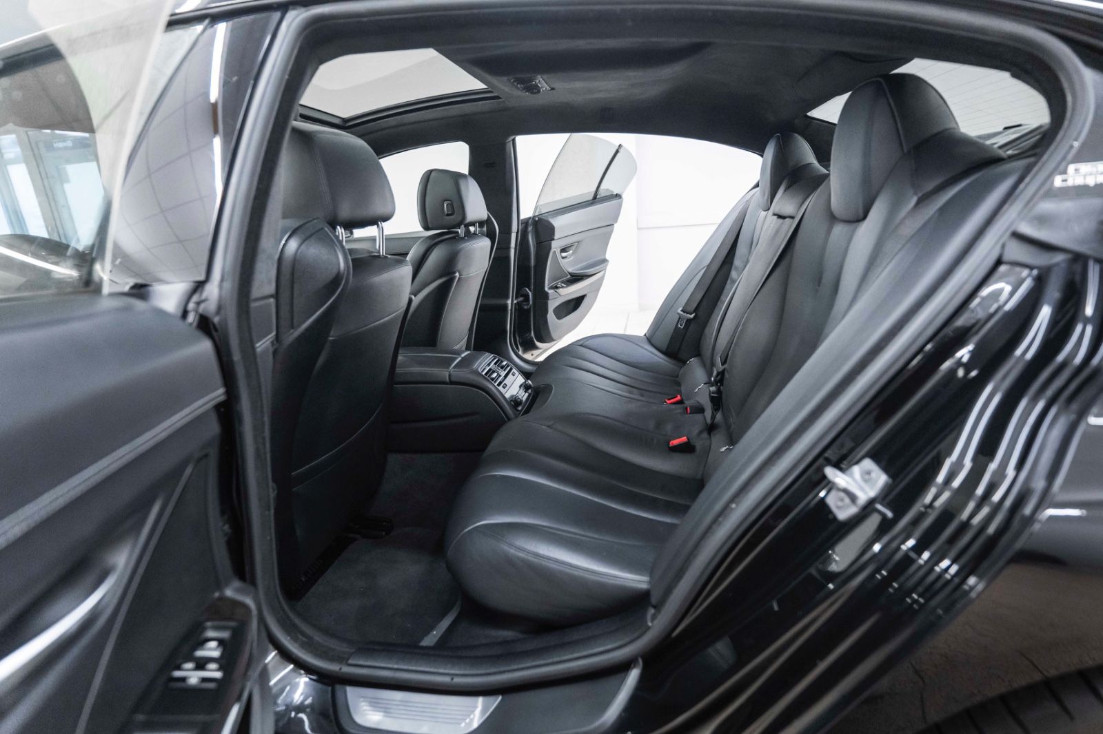 Fahrzeugabbildung BMW 640i GC M-SPORT HUD KAM CARPLAY H&K TEMPO TOTW