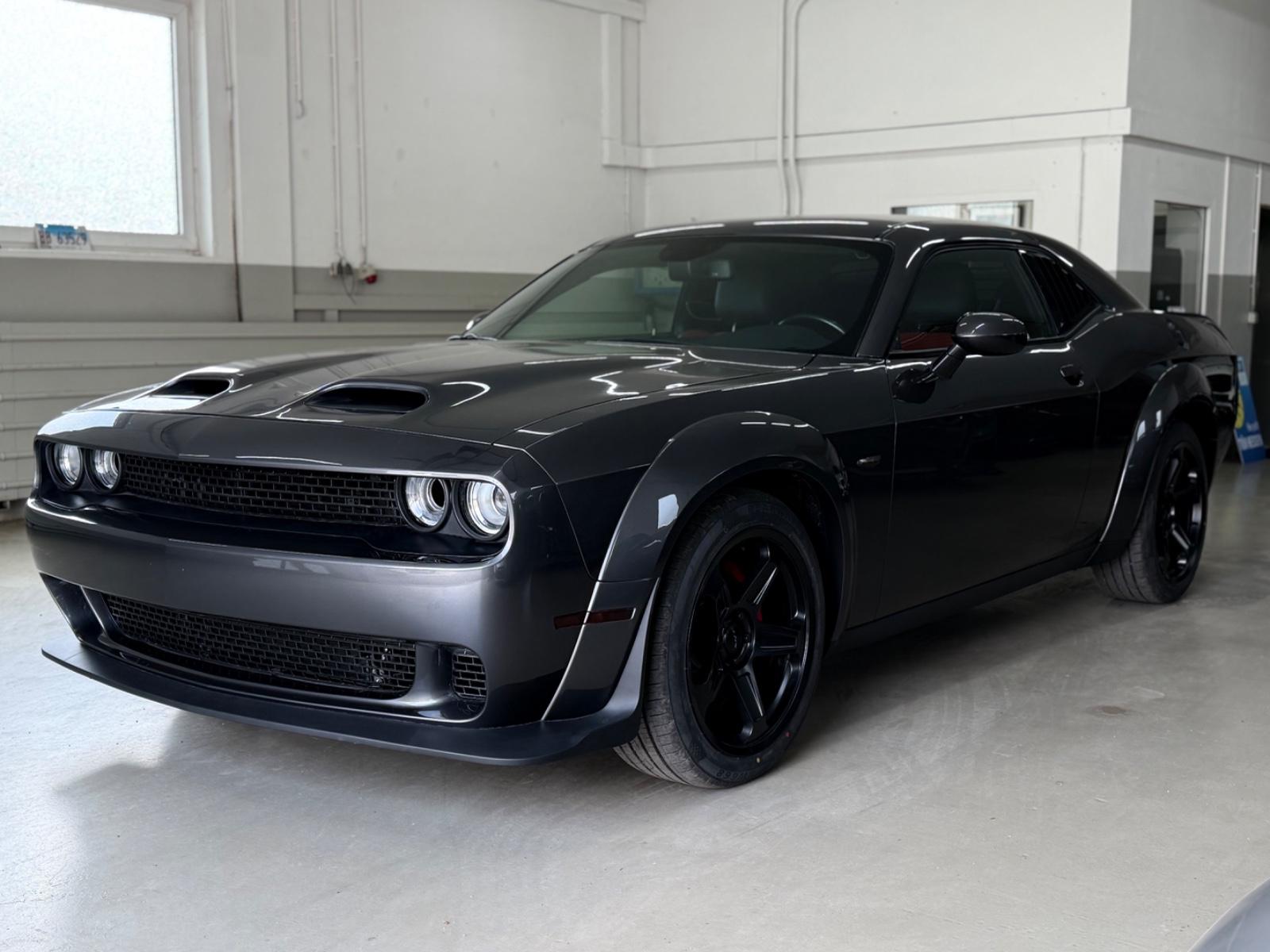 Dodge Challenger/6.4/V8/WIDEBODY