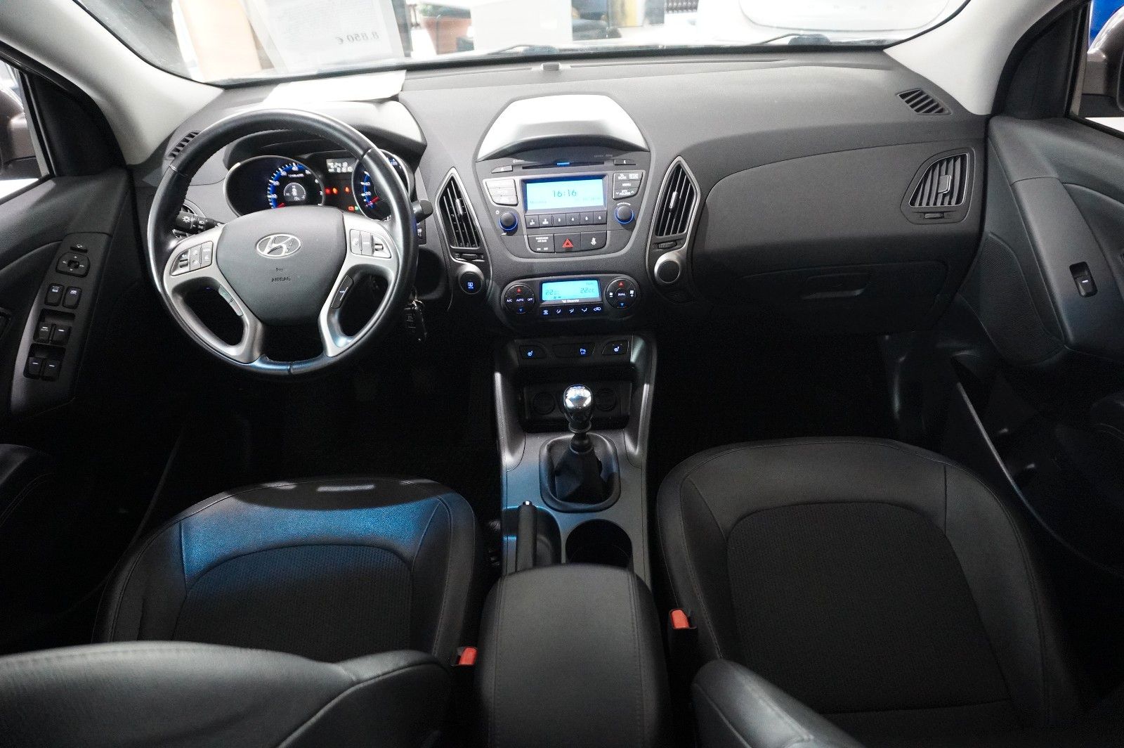 Fahrzeugabbildung Hyundai ix35 1.6 GDI FINALE LED/KLIMA/SHZ/PDC/TEMP./AHK