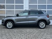 SKODA Karoq 1.5 TSI DSG Selection PANO KAM AHK 5JGAR bei Autohaus Landmann & Maier OHG