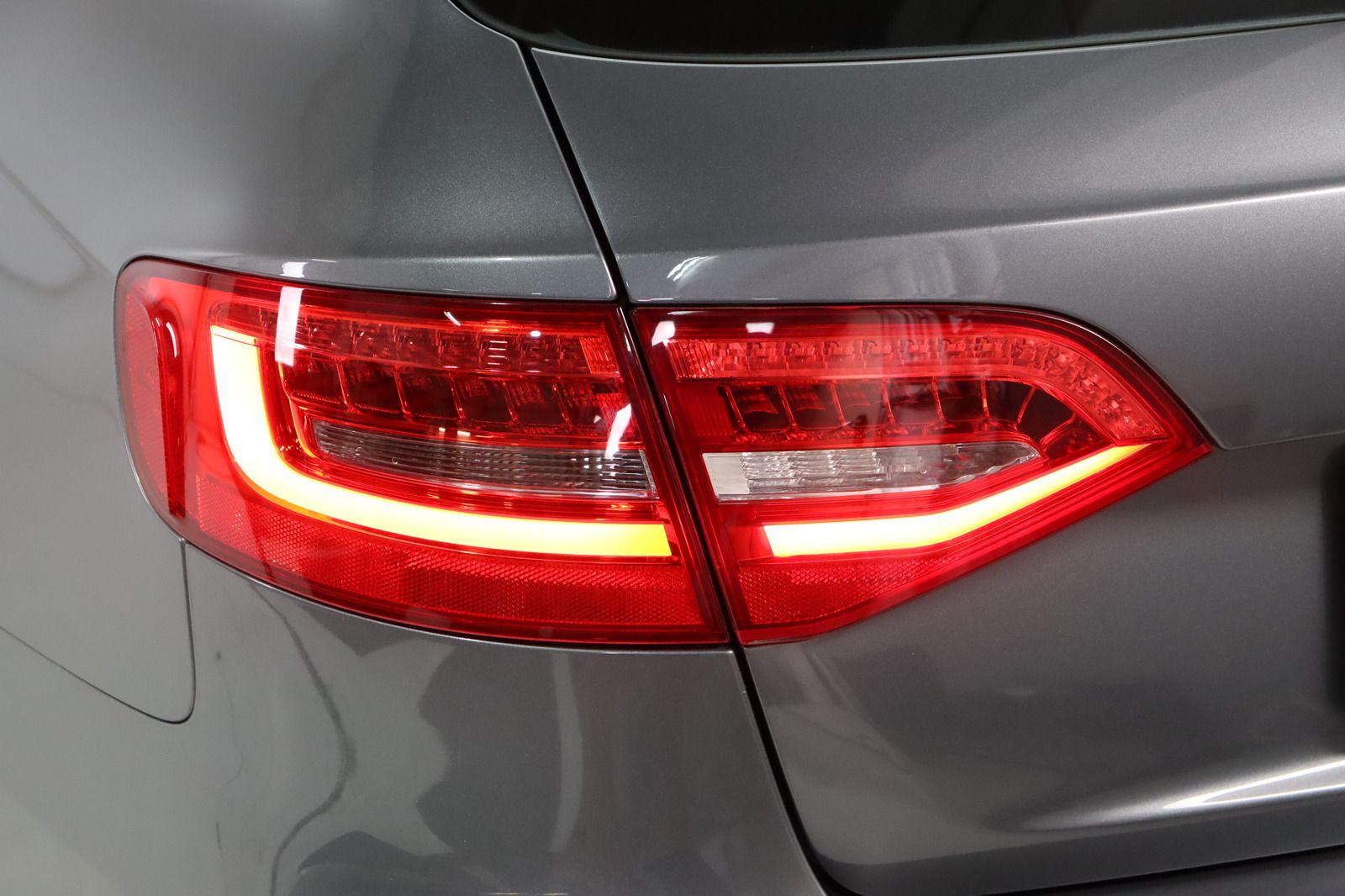 Fahrzeugabbildung Audi A4 Avant 2.0 TDI S-line * Bi- Xenon * Navi * Amb