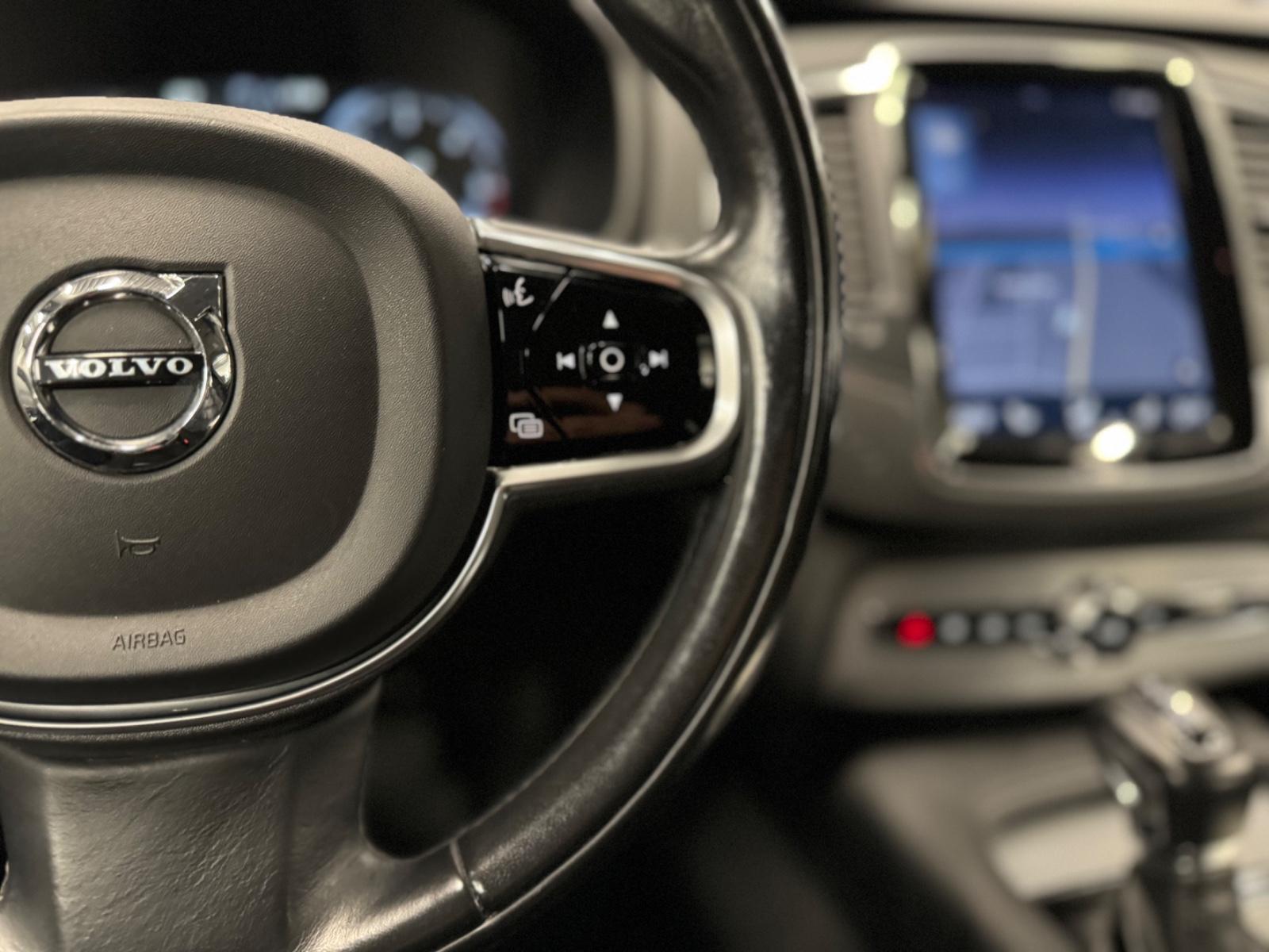 Volvo XC 90 Momentum AWD Navi SHZ LHZ LED 7-Sitzer