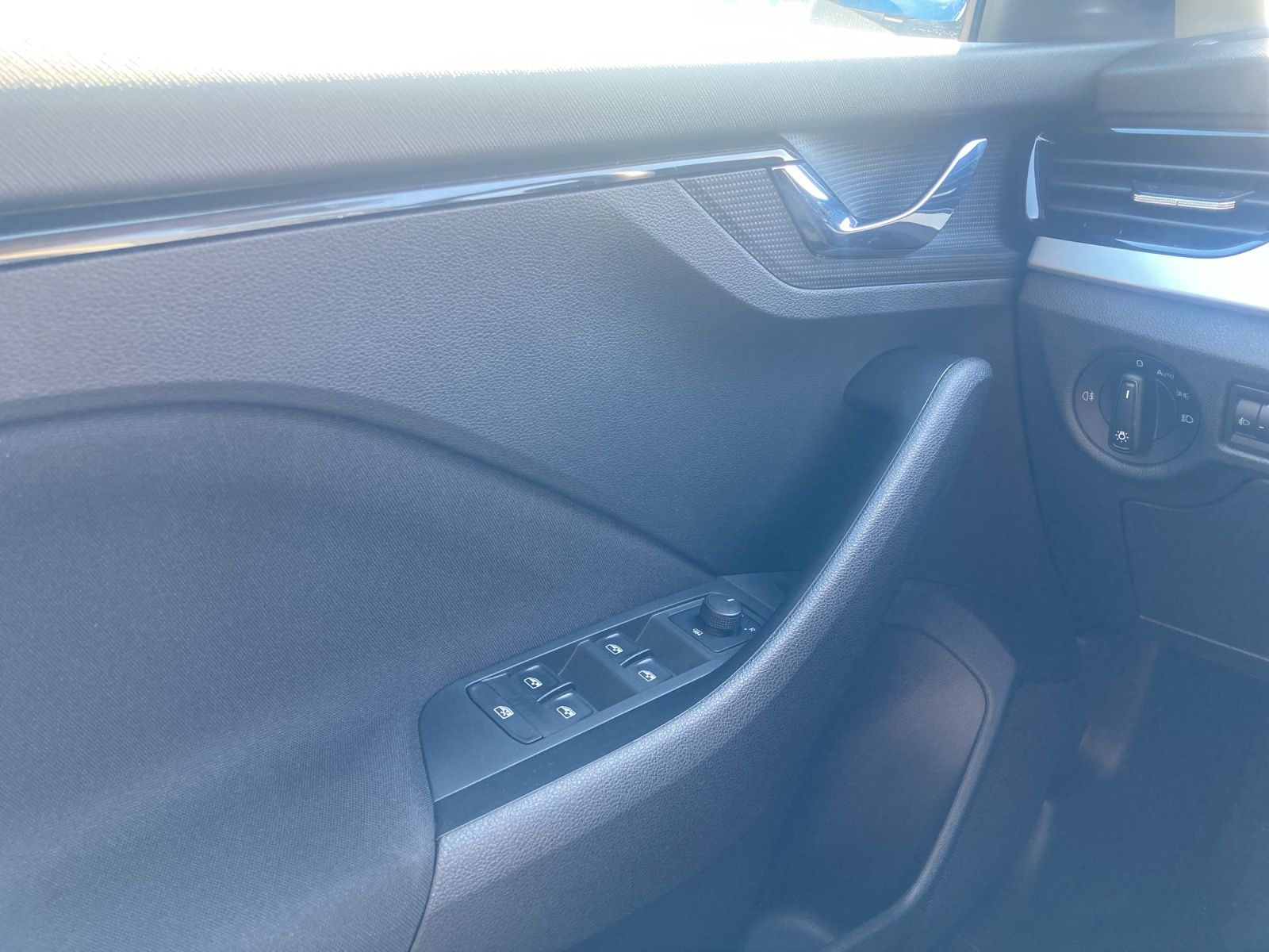 Fahrzeugabbildung SKODA Kamiq TSI Drive-125 DSG LED Climatronic GRA PDC