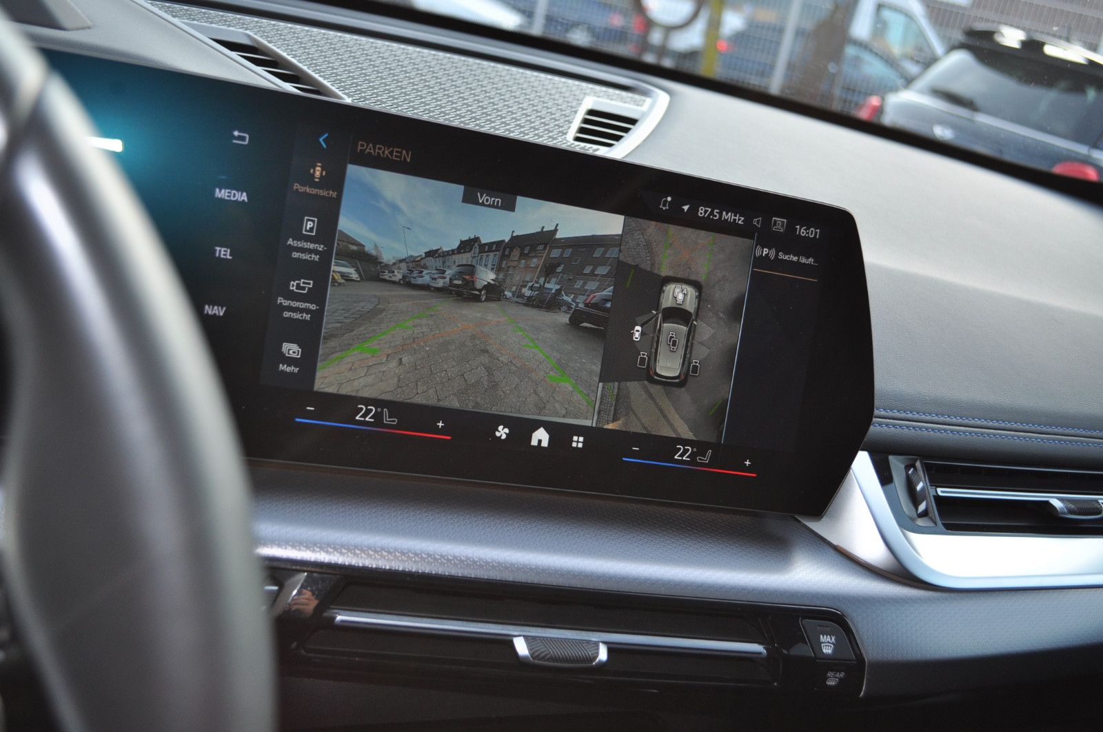 Fahrzeugabbildung BMW X1 20 i sDrive M Sport