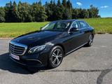 Mercedes-Benz E 200 AVANTGARDE Autom. AVANTGARDE - Mercedes-Benz E 200 mit Benzin-Antrieb: Panorama-Dach, Limousine