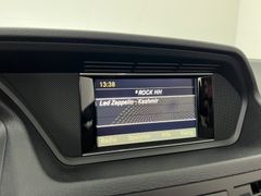 MERCEDES-BENZ E 200 CGI / NUR 56.tKM / GARANTIE / 2.HD / XEN /