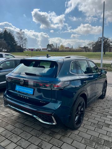Tiguan 2.0 TDI 4Motion R-Line LEDER STHZ AHK
