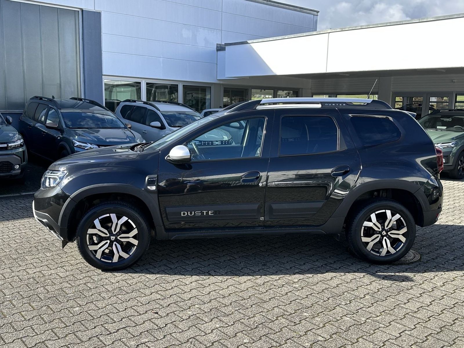 Fahrzeugabbildung Dacia Duster Prestige+ TCe 150 4WD AHK SHZ Navi uvm