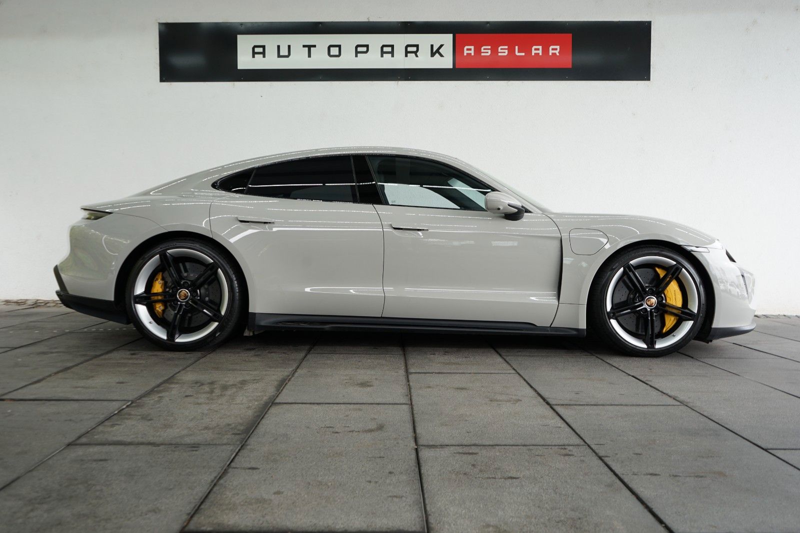 Porsche Taycan GTS Kreide/PCCB/PDCC/P-Display/Carbon/21z