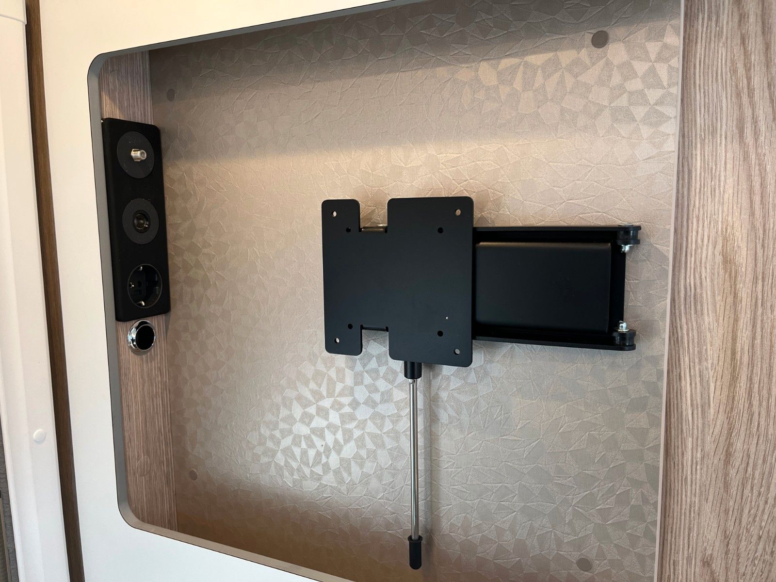 Fahrzeugabbildung Bürstner Lyseo Time SkyLine 726 G *Automatik*Navi*RFK*CPU