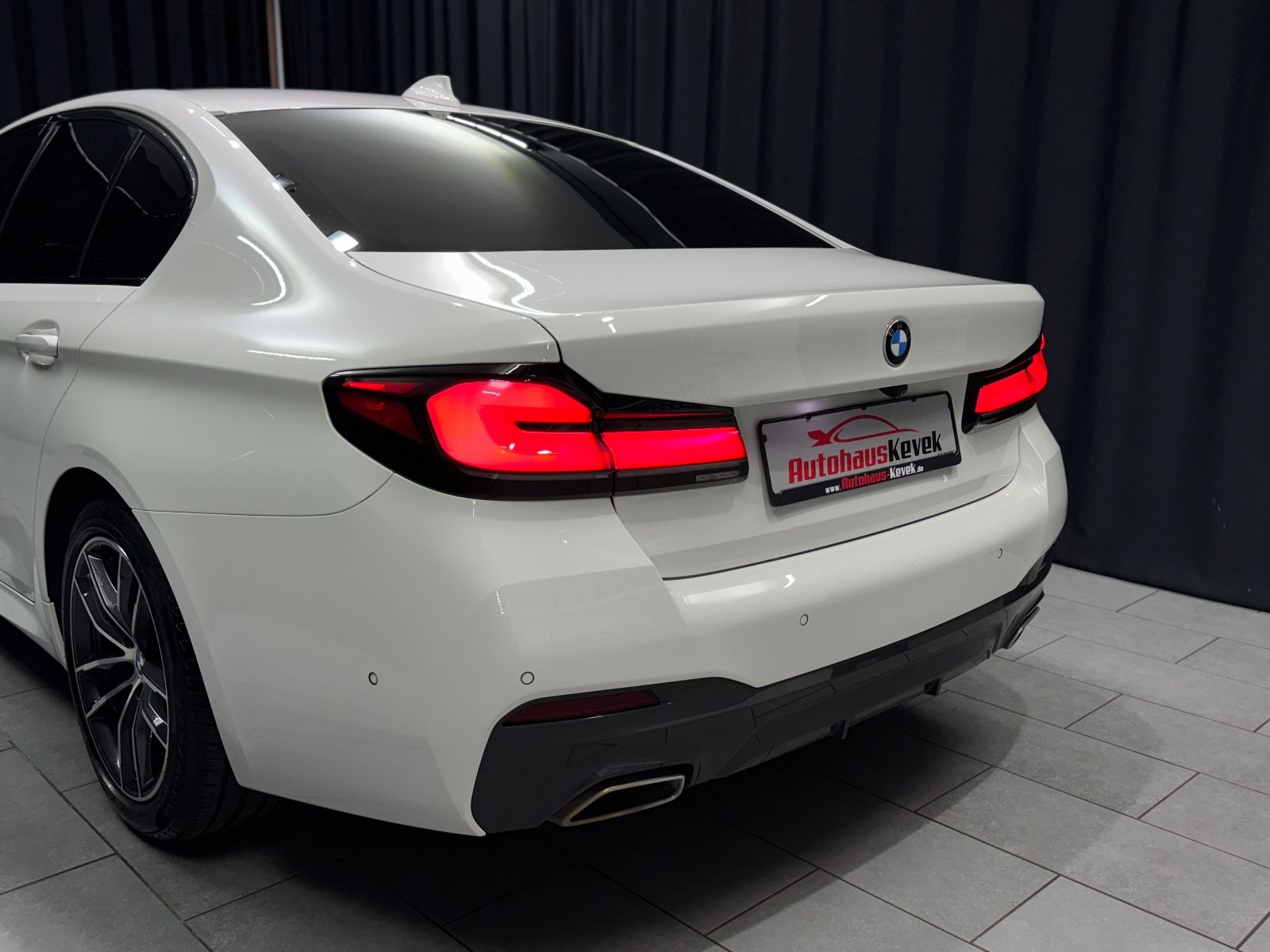 Fahrzeugabbildung BMW 520d xDrive M Sport|HEAD-UP|ACC|LASER|