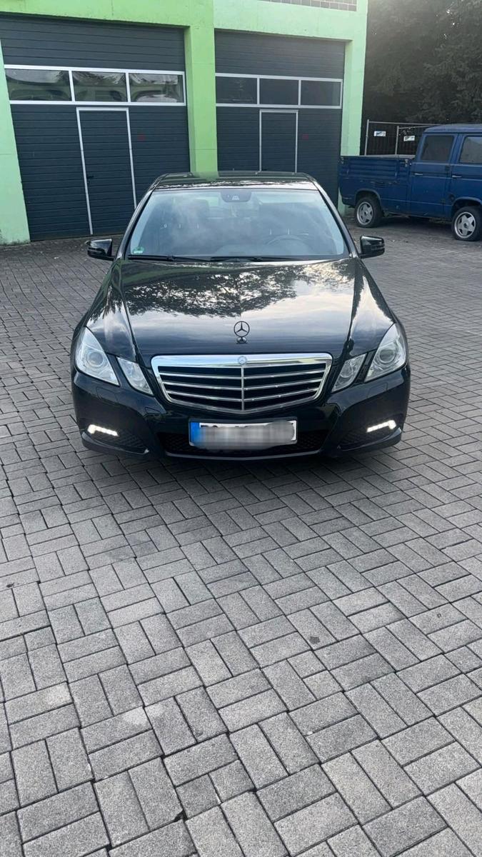 Mercedes-Benz E 220