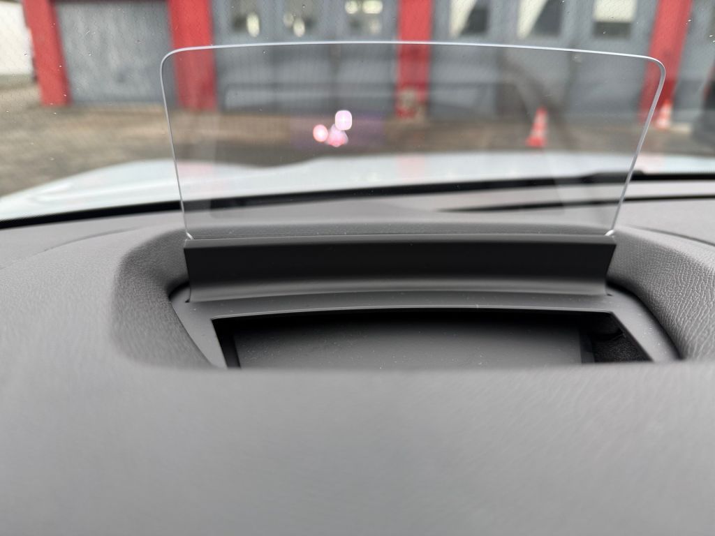 Fahrzeugabbildung Citroën C4 X PureTech 130 Stop&Start EAT8 MAX