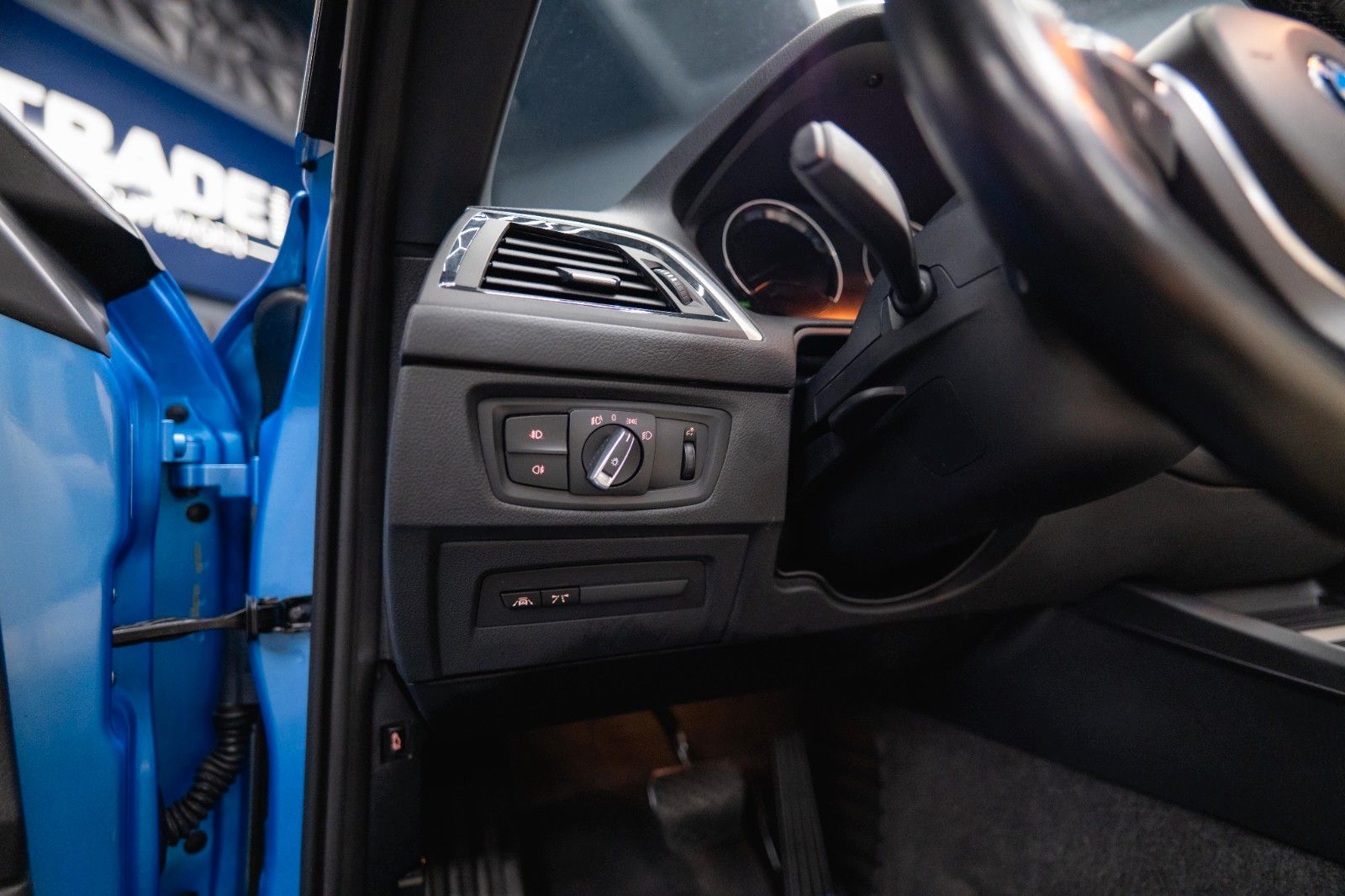 Fahrzeugabbildung BMW 230i Cabrio M-Sport Performance Shadow Line LED
