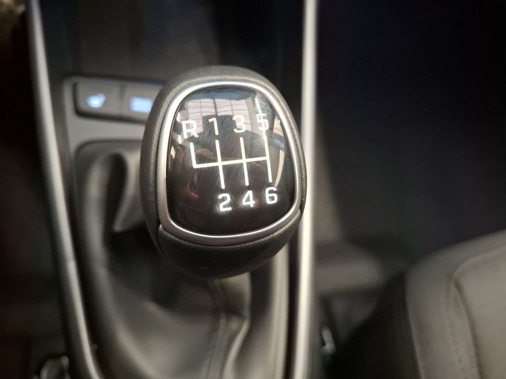 Fahrzeugabbildung Hyundai i20 FL (MY25) 1.0 T-GDI (100 PS) 6-MT 2WD Prime