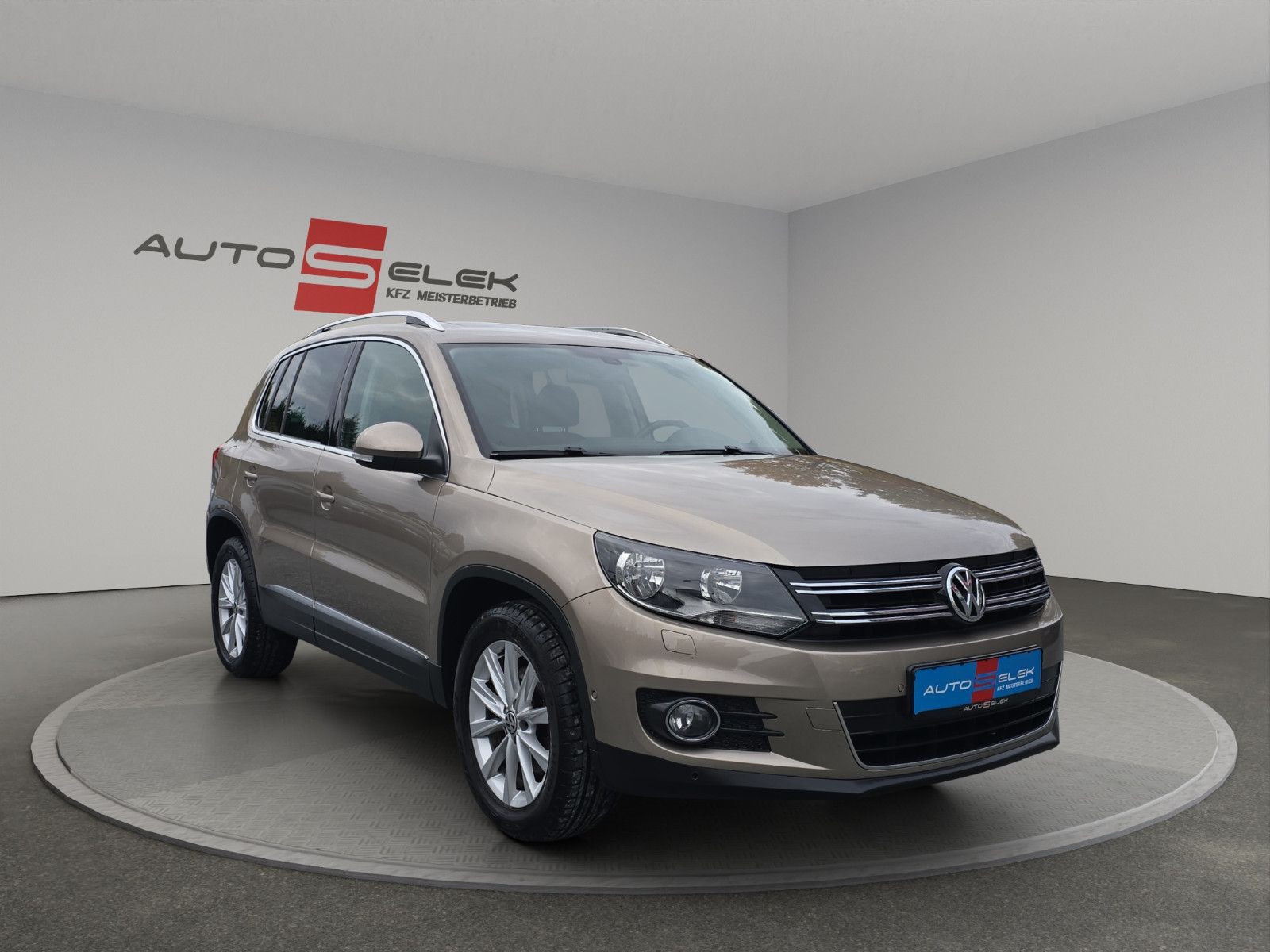 Fahrzeugabbildung Volkswagen Tiguan Sport & Style 4Motion+1.HAND+AUTOMATIK