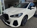 BMW 218i Active Tourer M Sport PANO HUD h/k 360° AHK - BMW Gebrauchtwagen von 2024