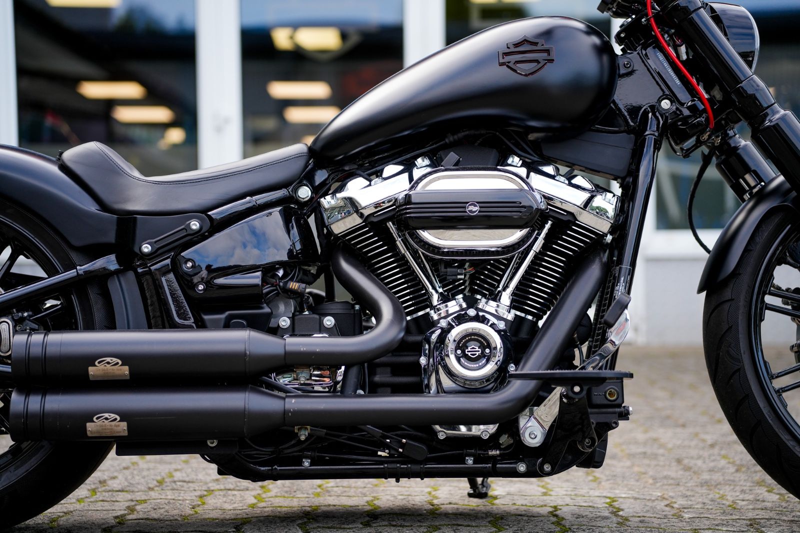 Fahrzeugabbildung Harley-Davidson FXBRS Softail Breakout 114 cui - JEKILL&HYDE -
