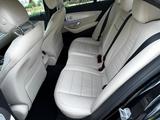 Mercedes-Benz E 350 d *WENIG KM*1.HAND*SCHECKHEFT - : Taxi, Privatanbieter