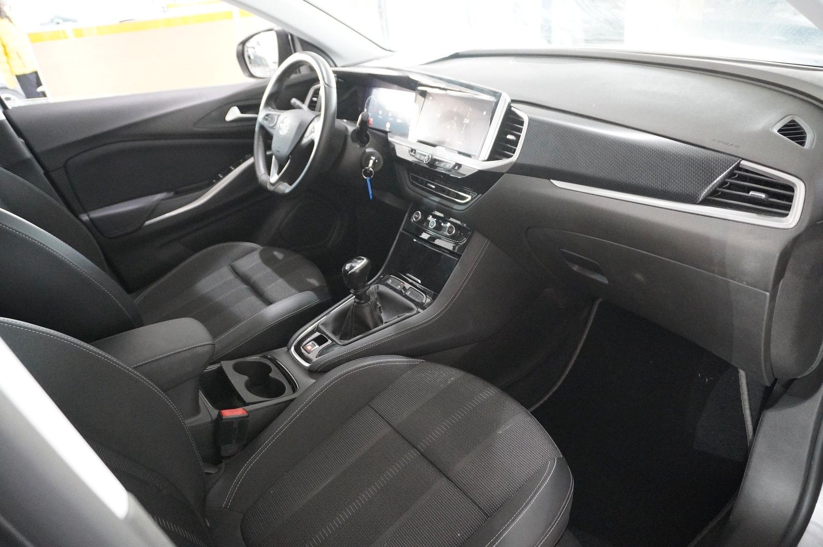 Fahrzeugabbildung Opel Grandland (X) 1.2T GS SPORT NAVI/LED/VIRT./DAB+